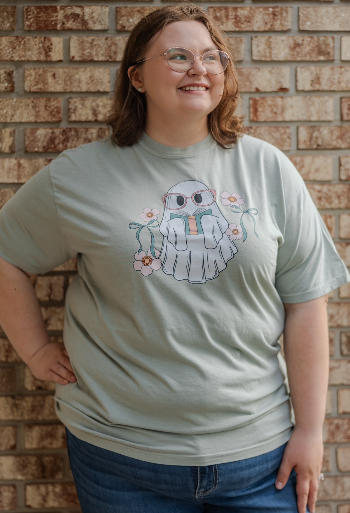 Bookish Ghosty - Graphic Tee