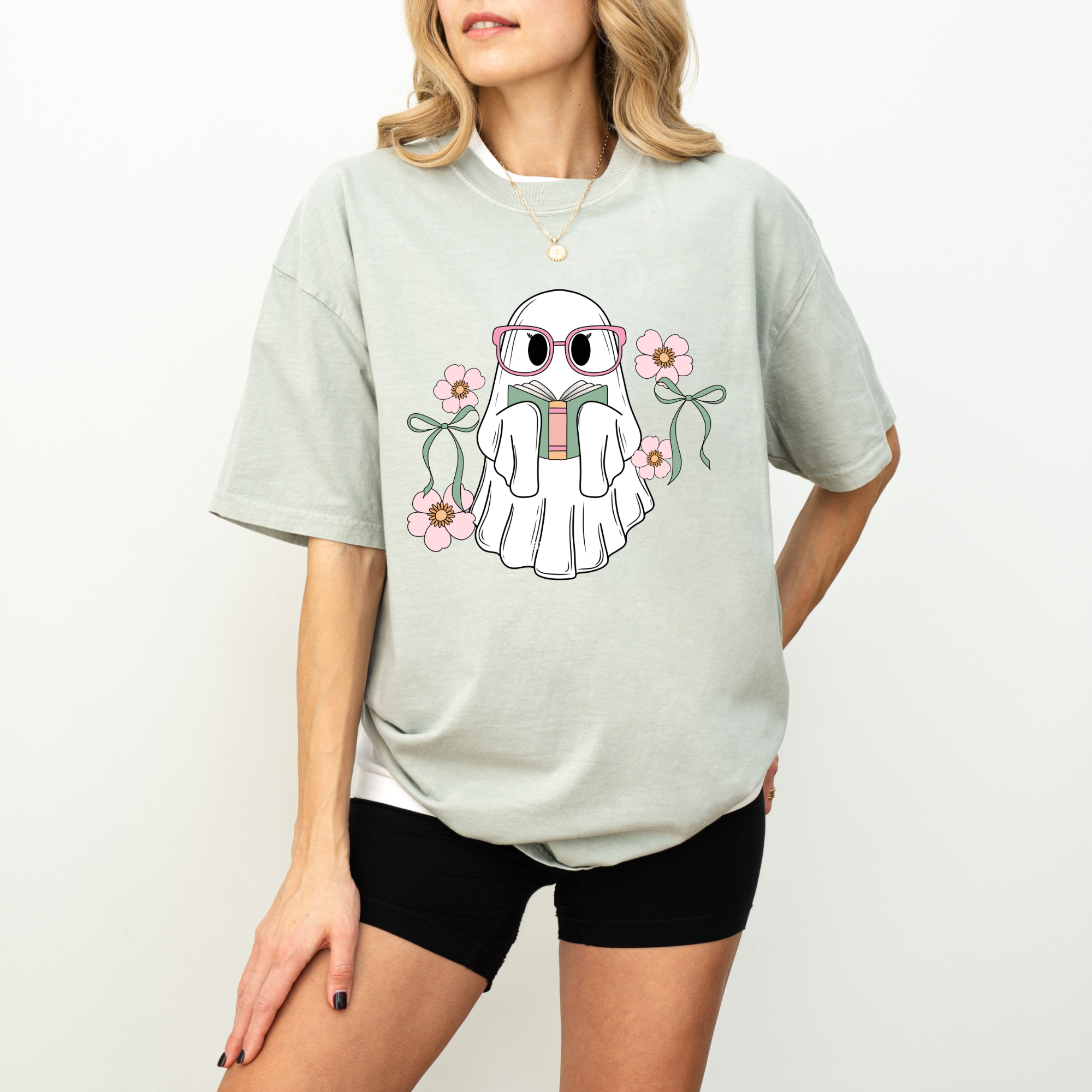 Bookish Ghosty - Graphic Tee